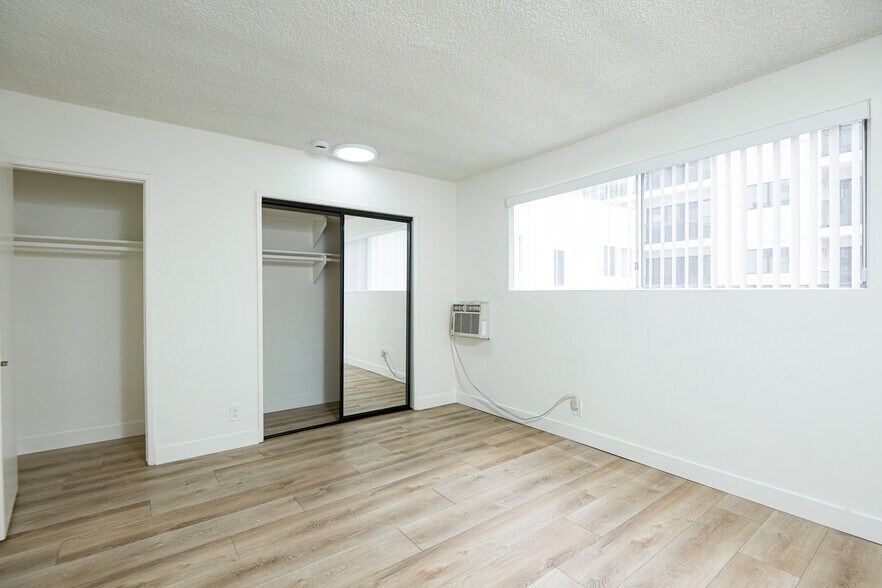 More Photos Of 337 N Palm Dr, Beverly Hills Apartments For Sale