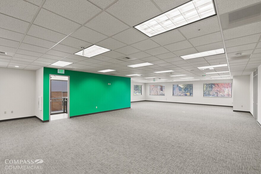 More Photos Of 123 SW Columbia St, Bend Office For Sale