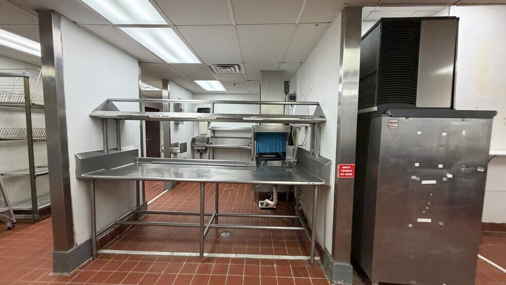 More Photos Of 2124-2162 Merrick Ave, Merrick Unknown For Lease