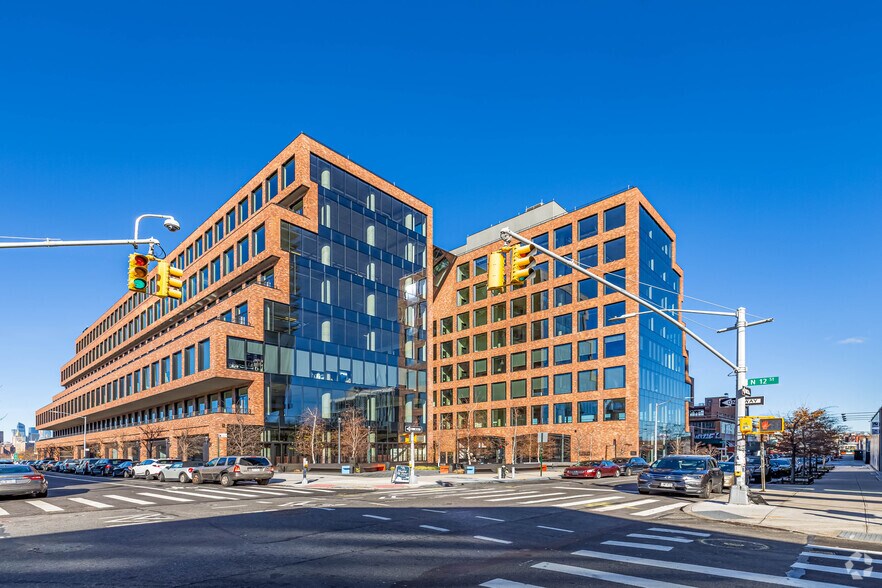 More Photos Of 25 Kent Ave, Brooklyn Office For Lease