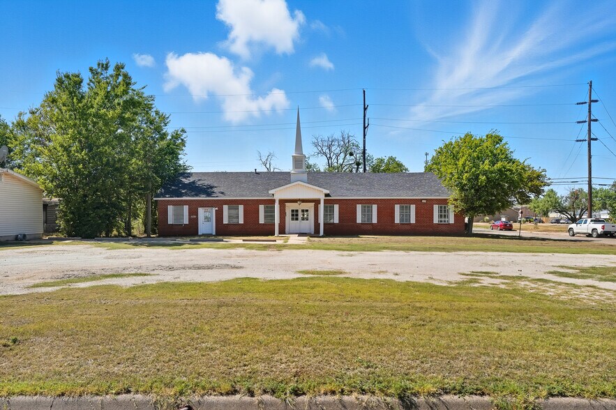 More Photos Of 1510 Portland Ave, Abilene Lodge Meeting Hall For Sale
