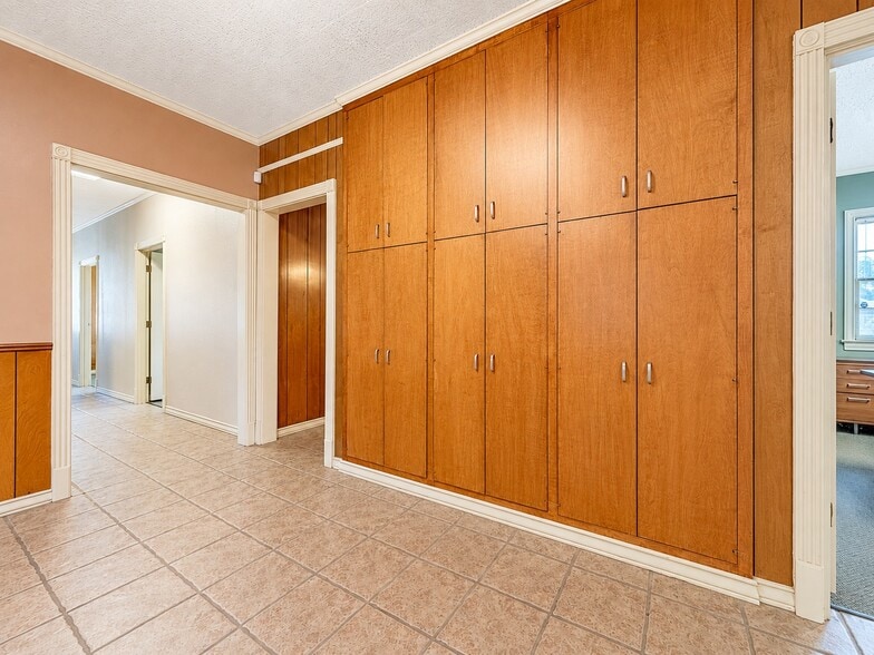 More Photos Of 321 S Main St, Marksville Office For Sale