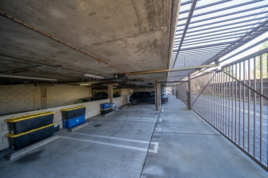 More Photos Of 17115 Chatsworth St, Granada Hills Apartments For Sale