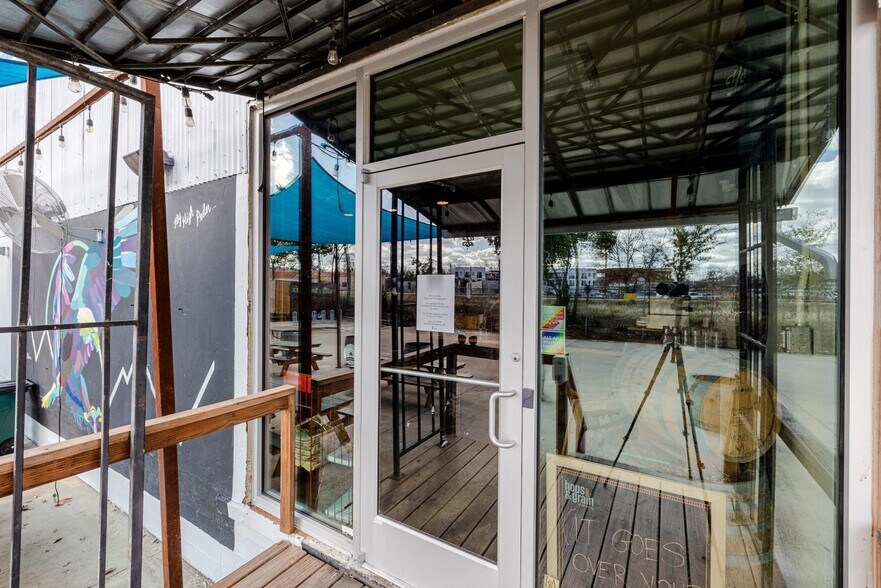 More Photos Of 507 E Calles St, Austin Loft Creative Space For Lease