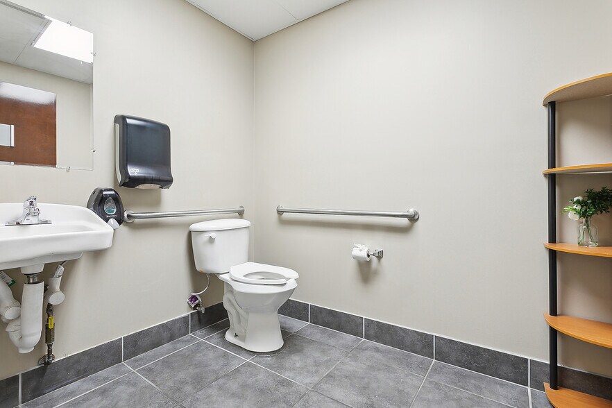 More Photos Of 3401 St Claude Ave, New Orleans Office Residential For Sale
