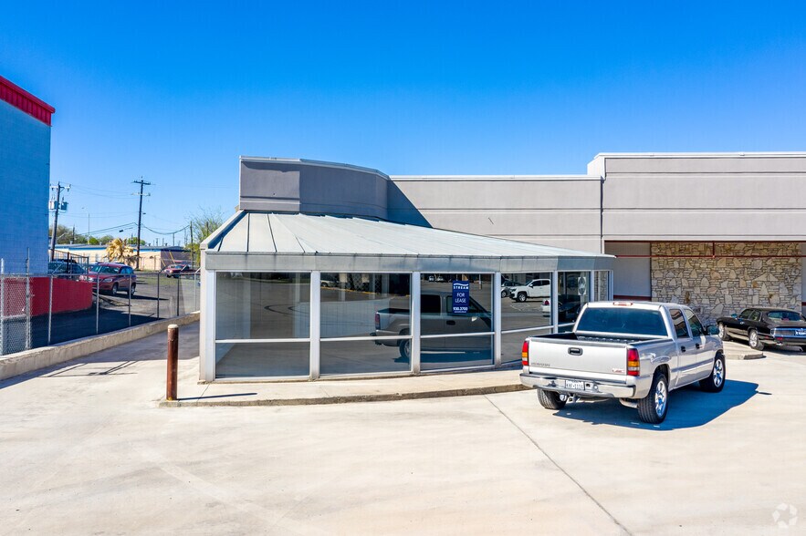 More Photos Of 11401 Naco Perrin Blvd, San Antonio Unknown For Lease