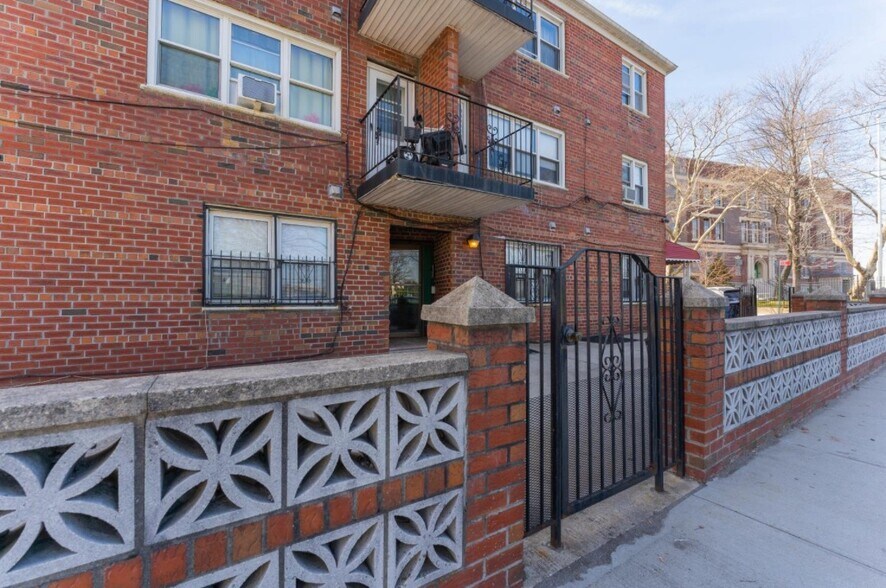 More Photos Of 7962 68th Ave, Middle Village Apartments For Sale