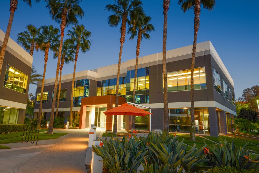 More Photos Of 25391 Commercentre Dr, Lake Forest Coworking Space