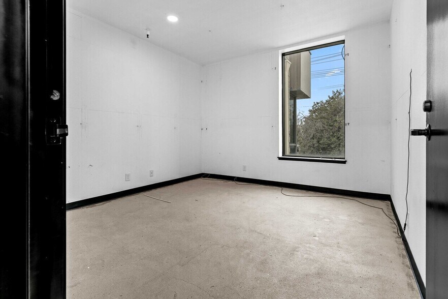 More Photos Of 9036 Winnetka Ave, Northridge Loft Creative Space For Lease