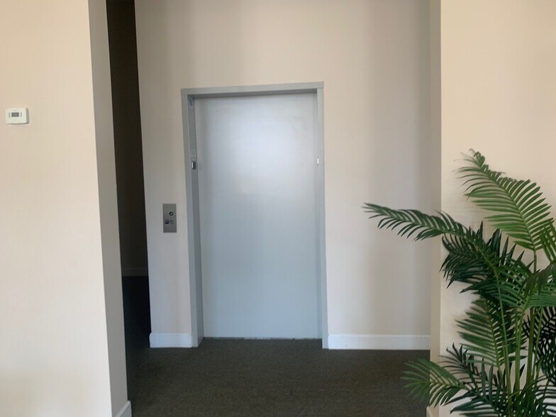 More Photos Of 805 Front St, Santa Cruz Office For Sale