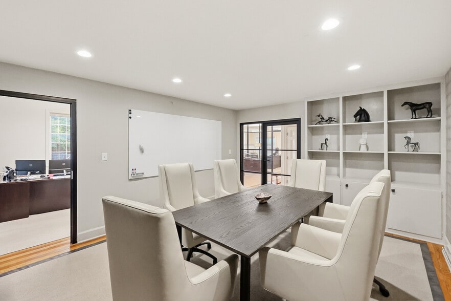 More Photos Of 131 Kentucky Ave, Lexington Freestanding For Sale