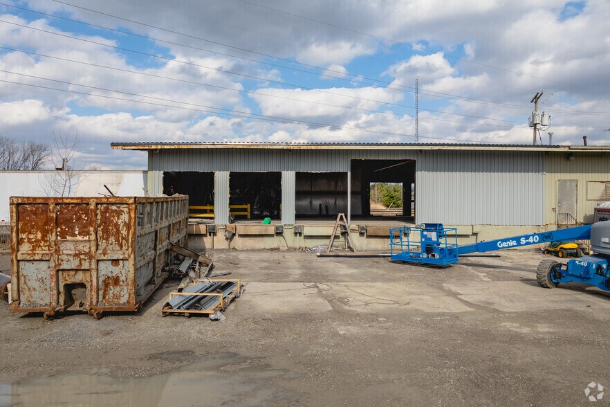 More Photos Of 1045 Matzinger Rd, Toledo Truck Terminal For Lease