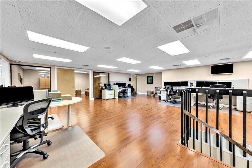 More Photos Of 6187 NW 167th St, Miami Lakes Office For Sale