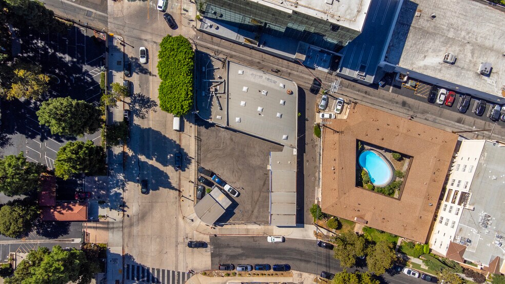 More Photos Of 4021-4029 Radford Ave, Studio City Auto Repair For Lease