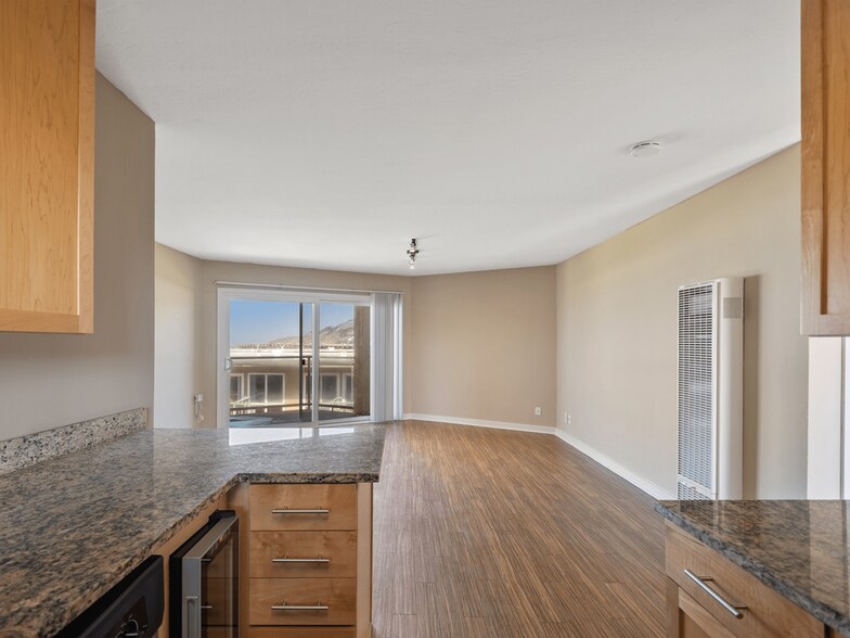 More Photos Of 380 Esplanade Ave, Pacifica Apartments For Sale