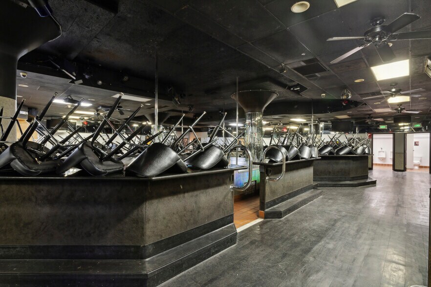 More Photos Of 1900 S Christopher Columbus Blvd, Philadelphia Freestanding For Sale