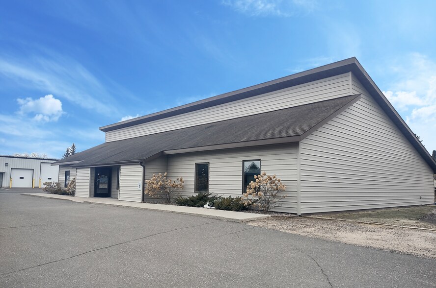 Primary Photo Of 312 W Knapp St, Rice Lake General Retail For Lease