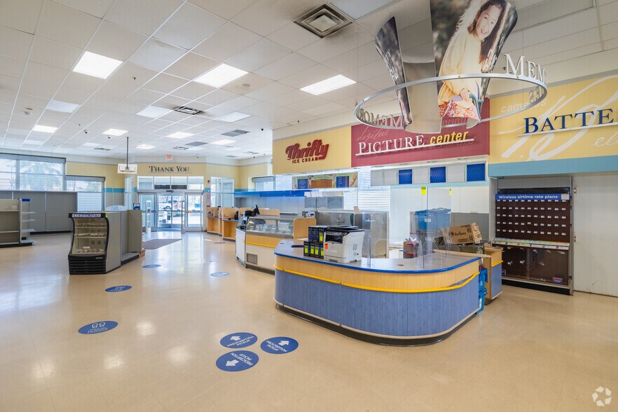 More Photos Of 1180 N State St, San Jacinto Drugstore For Sale