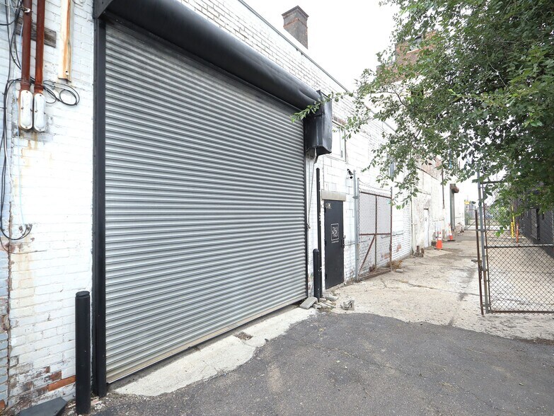 More Photos Of 2831 E Grand Blvd, Detroit Warehouse For Sale