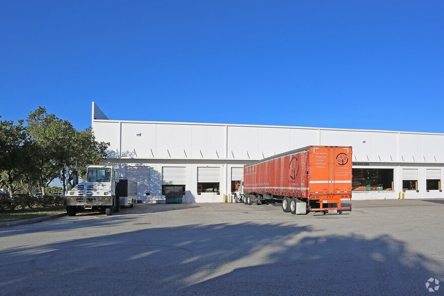 More Photos Of 9701 NW 112 Ave, Medley Distribution For Lease