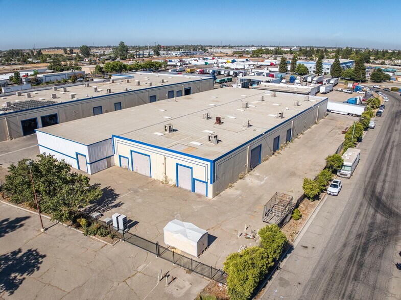 Primary Photo Of 5333 N Cornelia Ave, Fresno Warehouse For Sale