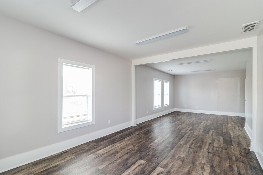 More Photos Of 104 W Candler St, Winder Medical For Sale