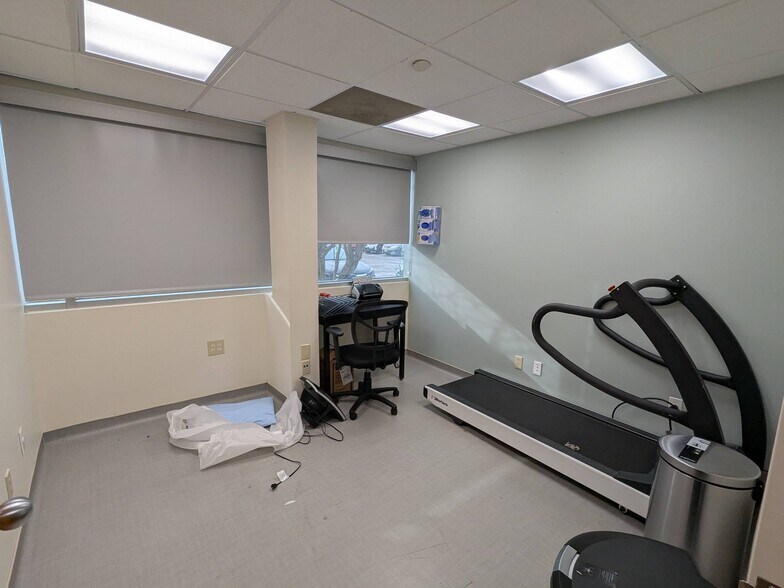 More Photos Of 775 Park Ave, Huntington Medical For Lease