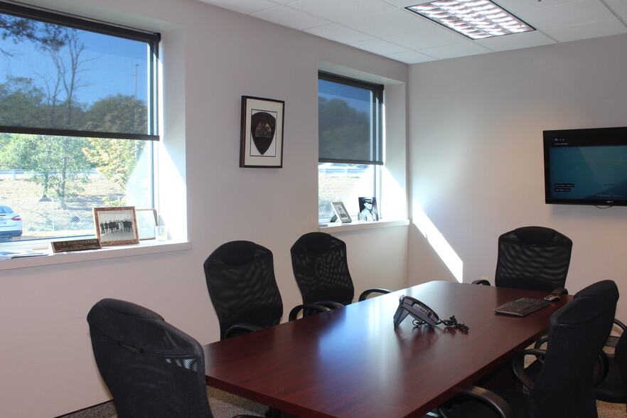 More Photos Of 171 Service Ave, Warwick Unknown For Lease