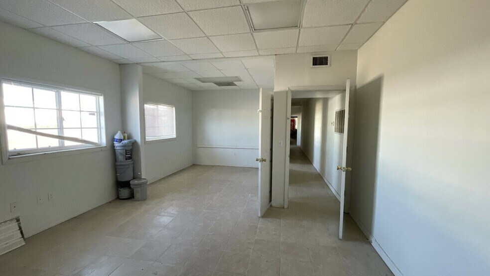 More Photos Of 1803 Salem Rd, Lakeland Medical For Sale