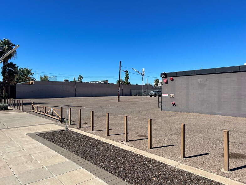 More Photos Of 256 E Main St, Mesa General Retail For Lease