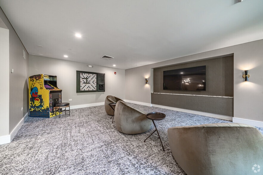 More Photos Of 9750 Crescent Park Cir, Orland Park Apartments For Lease