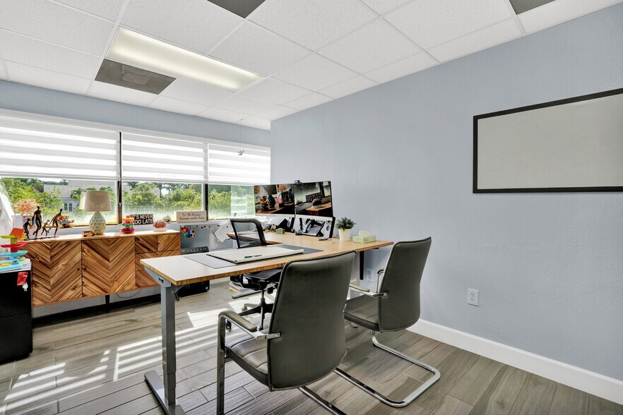 More Photos Of 8370 W Flagler St, Miami Medical For Lease