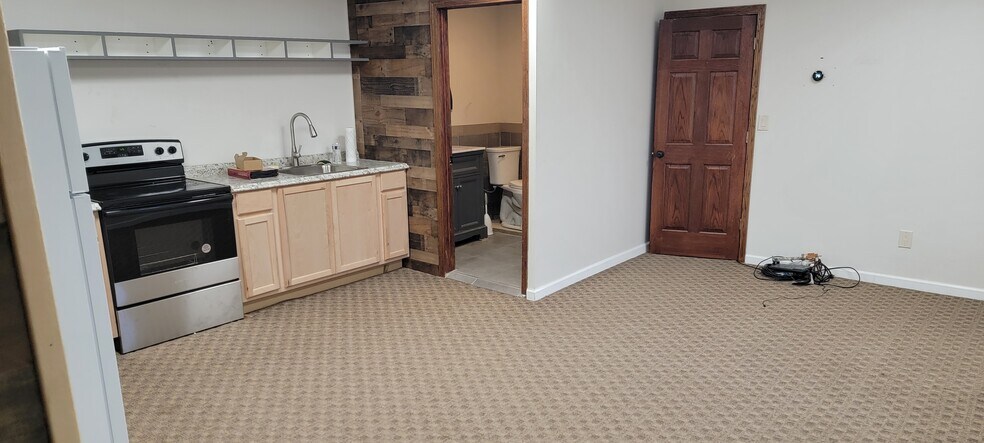 More Photos Of 3466 Grant Ave, Grove City Office For Lease