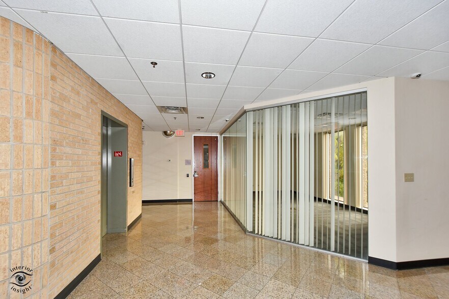 More Photos Of 17926 S Halsted St, Homewood Office For Sale
