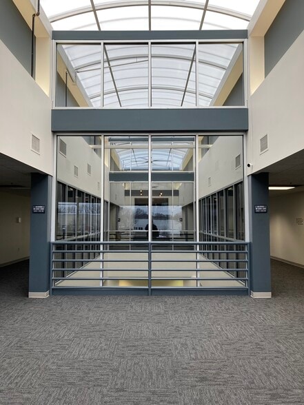 More Photos Of 258 Corporate Dr, Madison Office For Lease