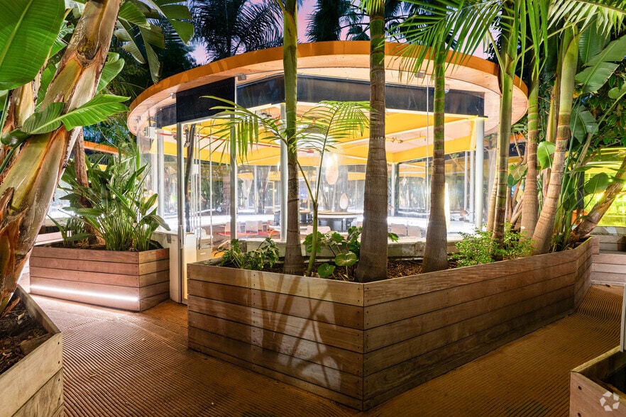 More Photos Of 1370 N St Andrews Pl, Los Angeles Office For Sale