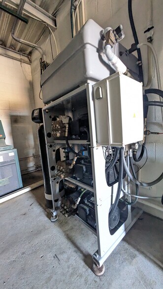 More Photos Of 2337 Washington Rd, Washington Carwash For Sale