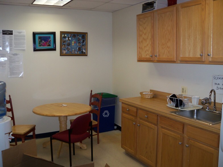 More Photos Of 3303-3317 Hubbard Rd, Landover Flex For Sale
