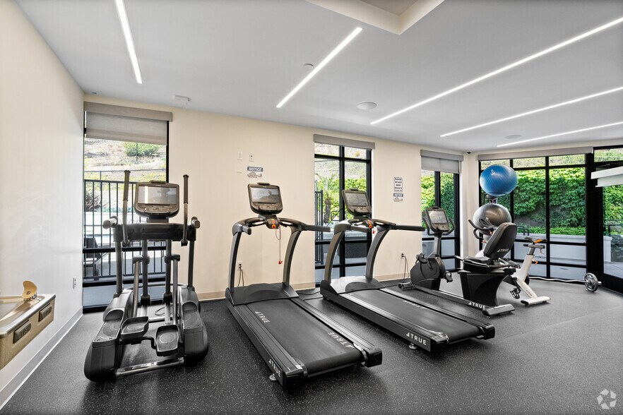 More Photos Of 1710 E Thousand Oaks Blvd, Thousand Oaks Apartments For Lease