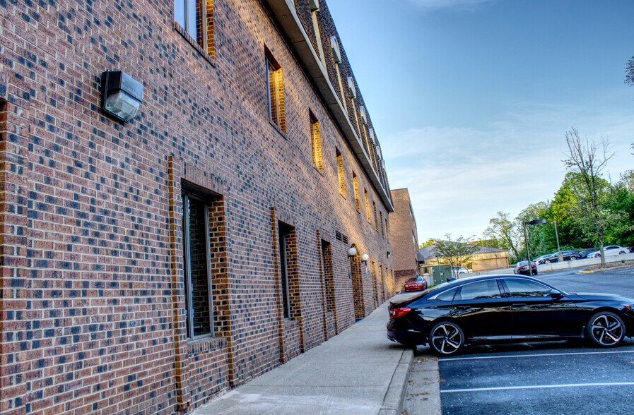 More Photos Of 10521 Judicial Dr, Fairfax Medical For Sale