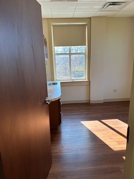 More Photos Of 101 Financial Dr, Elizabethtown Medical For Lease