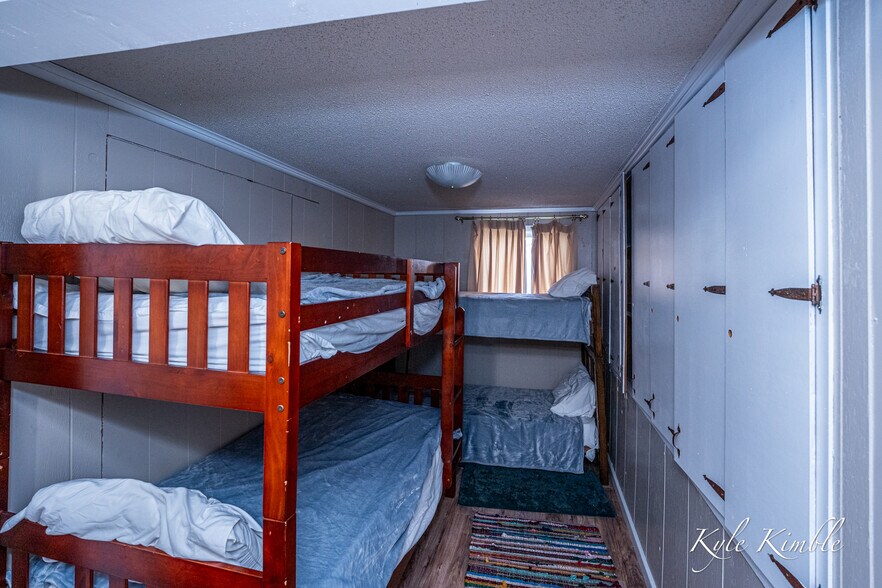 More Photos Of 104 W Houghton Lake Dr, Prudenville Hotel For Sale