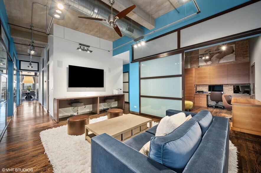 More Photos Of 1327 W Washington Blvd, Chicago Loft Creative Space For Lease