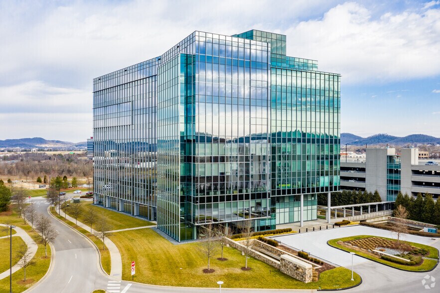 More Photos Of 6100 Tower Cir, Franklin Office For Lease