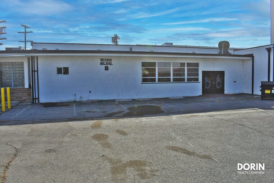 More Photos Of 16214-16300 Lindbergh Street, Van Nuys Manufacturing For Sale
