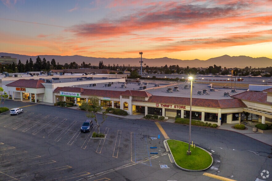 More Photos Of 17009 Valley Blvd, Fontana Unknown For Lease