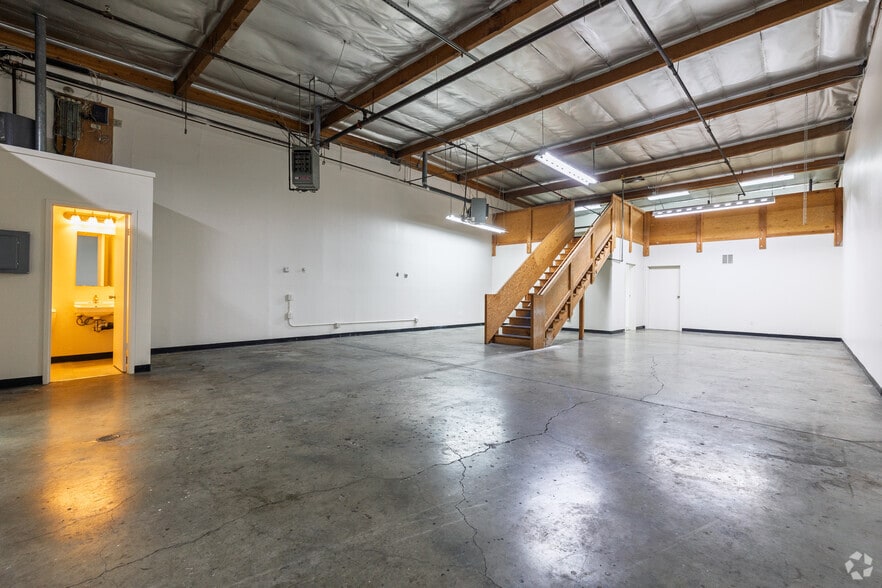 More Photos Of 299 Old County Rd, San Carlos Unknown For Lease