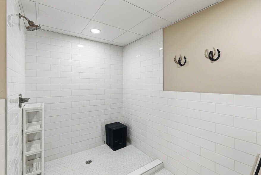 More Photos Of 18233 Lincoln Meadows Pky, Parker Self Storage For Sale