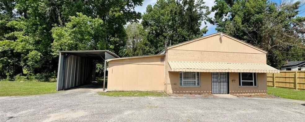 Primary Photo Of 1521 Lee Road 379, Smiths Station Freestanding For Sale