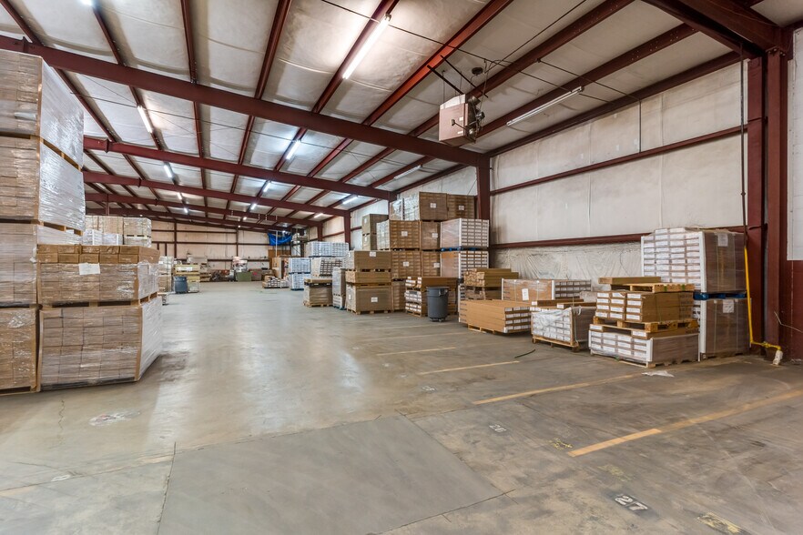 More Photos Of 520 Lovers Lane Rd, Calhoun Warehouse For Sale